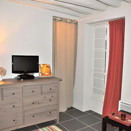 Les Petits Apparts Versailles Exterior photo