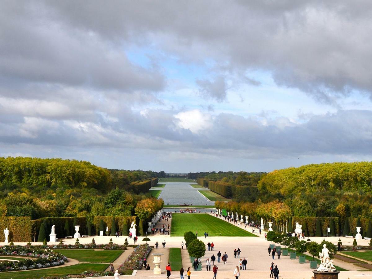 Les Petits Apartment Versailles